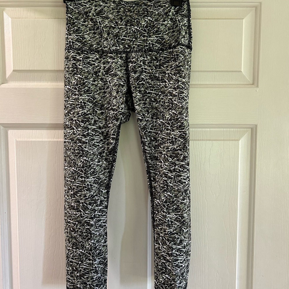 Lululemon Green Black White Patterned Leggings
